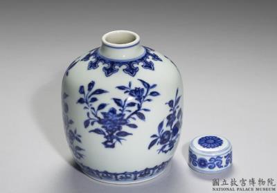 图片[2]-Tea caddy with decoration of chrysanthemum in underglaze blue, Qing dynasty, Yongzheng reign (1723-1735)-China Archive